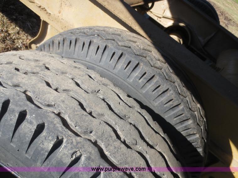 image for item F8045 1979 Dnyaweld tilt deck trailer