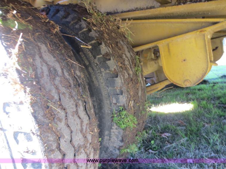 image for item F8045 1979 Dnyaweld tilt deck trailer