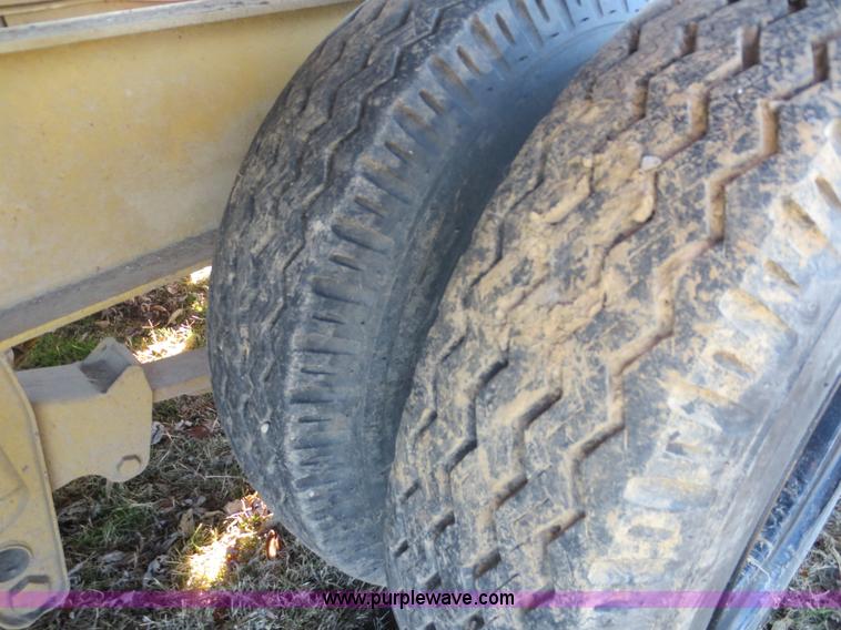 image for item F8045 1979 Dnyaweld tilt deck trailer