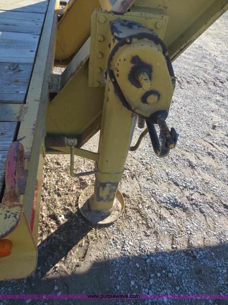 image for item F8045 1979 Dnyaweld tilt deck trailer