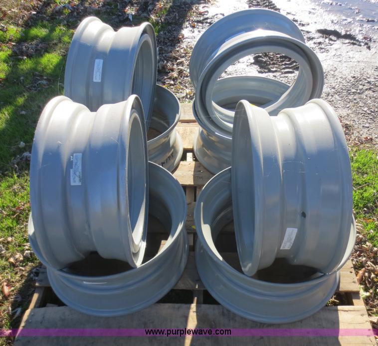 image for item F8045 1979 Dnyaweld tilt deck trailer