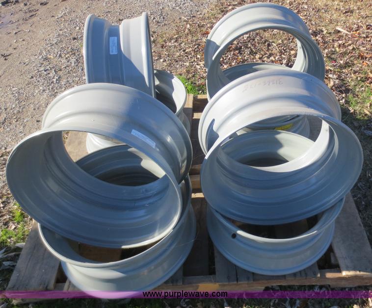 image for item F8045 1979 Dnyaweld tilt deck trailer