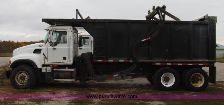 image for item G2162 2003 Mack CV713 waste disposal dump truck