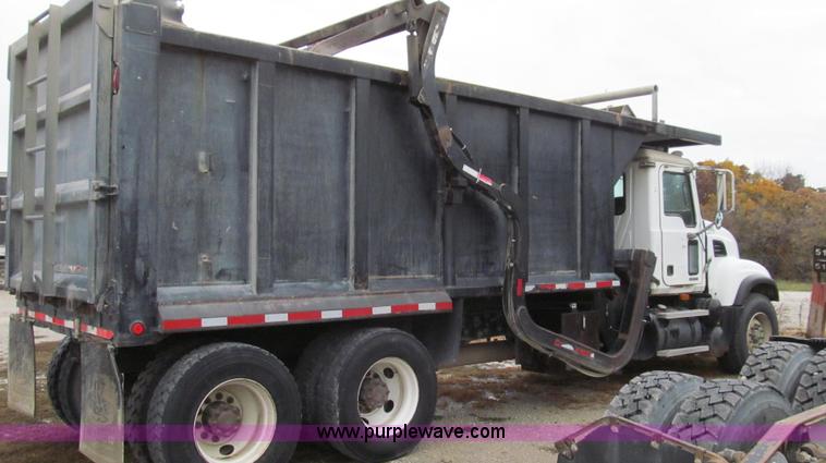 image for item G2162 2003 Mack CV713 waste disposal dump truck