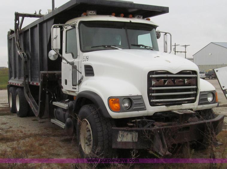 image for item G2162 2003 Mack CV713 waste disposal dump truck