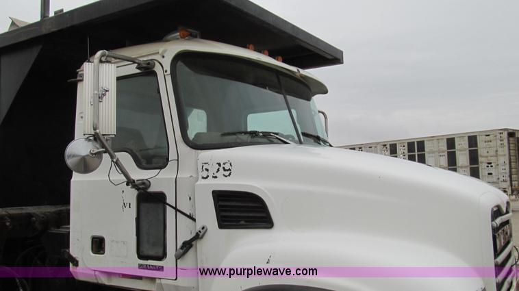 image for item G2162 2003 Mack CV713 waste disposal dump truck