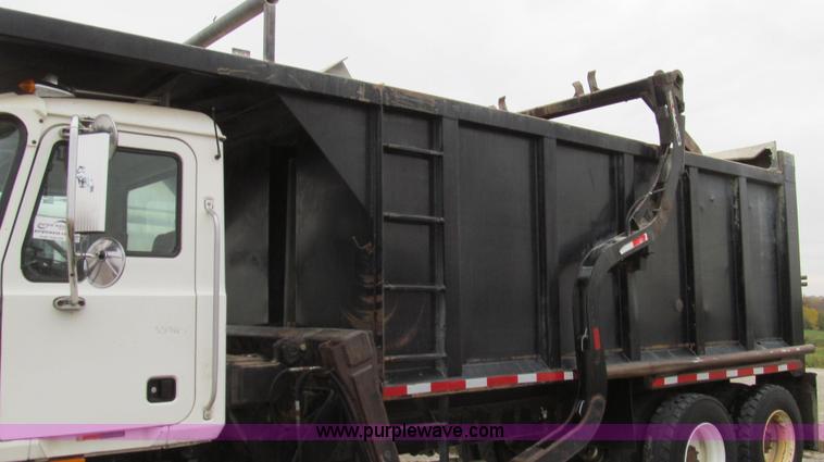 image for item G2162 2003 Mack CV713 waste disposal dump truck