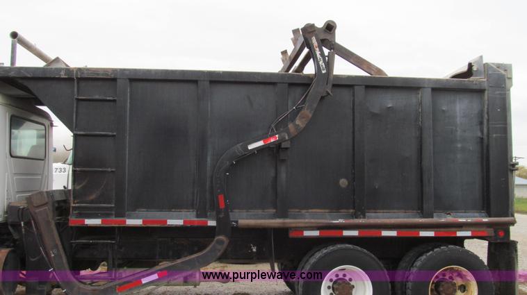 image for item G2162 2003 Mack CV713 waste disposal dump truck