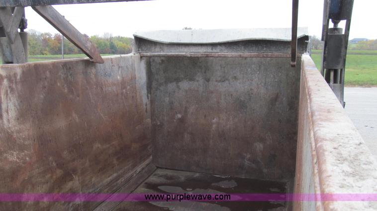 image for item G2162 2003 Mack CV713 waste disposal dump truck