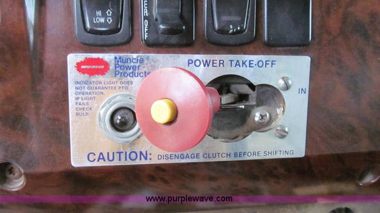 image for item G2162 2003 Mack CV713 waste disposal dump truck