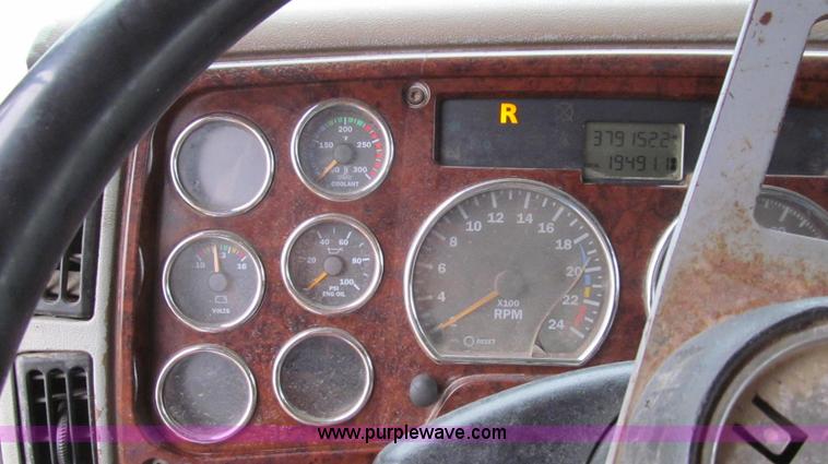 image for item G2162 2003 Mack CV713 waste disposal dump truck