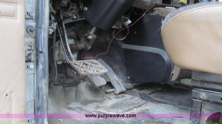 image for item G2162 2003 Mack CV713 waste disposal dump truck