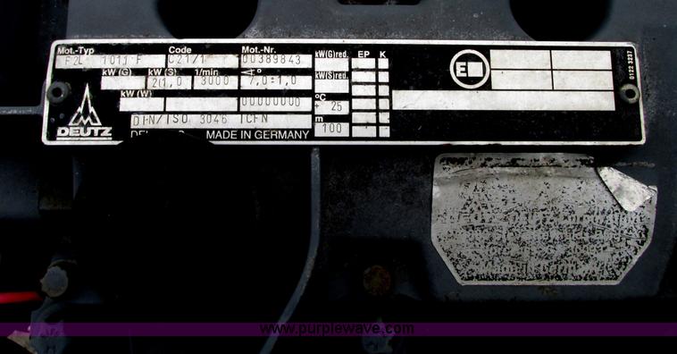 image for item G9210 1999 Ring-o-matic jet vacuum trailer