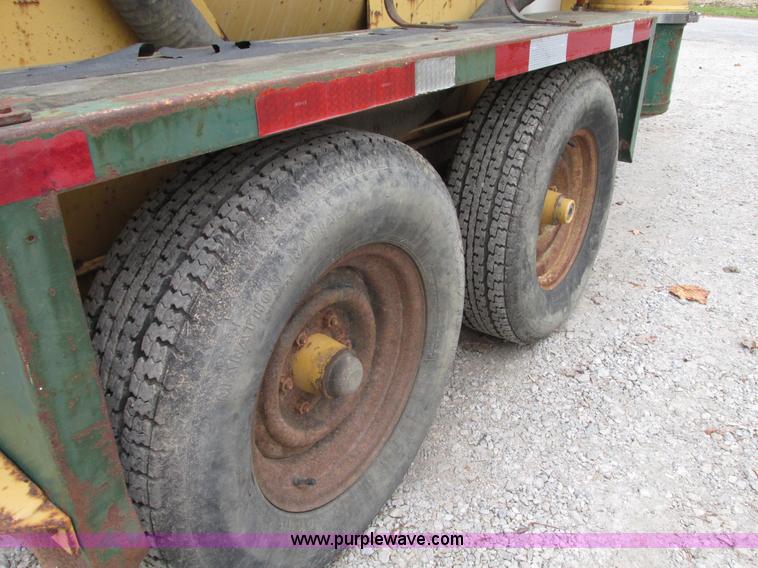 image for item G9210 1999 Ring-o-matic jet vacuum trailer