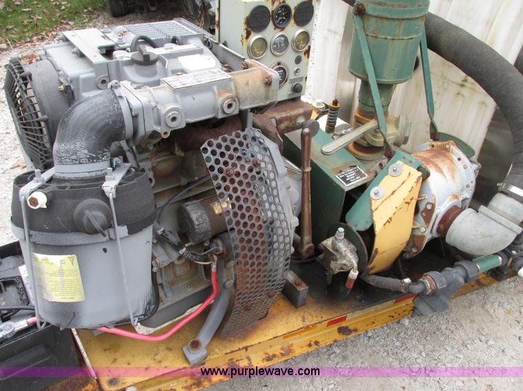 image for item G9210 1999 Ring-o-matic jet vacuum trailer