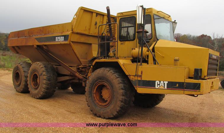 image for item G9396 Caterpillar D250D haul truck