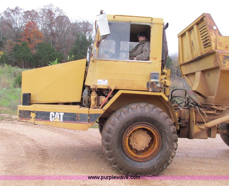 image for item G9396 Caterpillar D250D haul truck