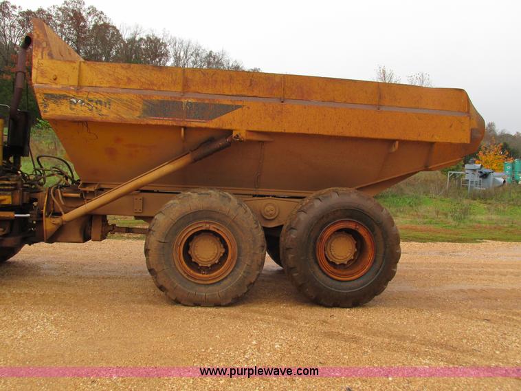 image for item G9396 Caterpillar D250D haul truck