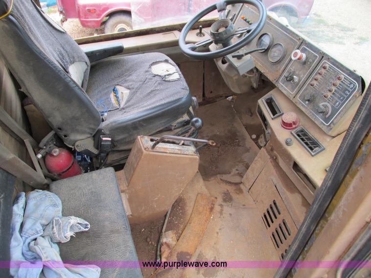 image for item G9396 Caterpillar D250D haul truck