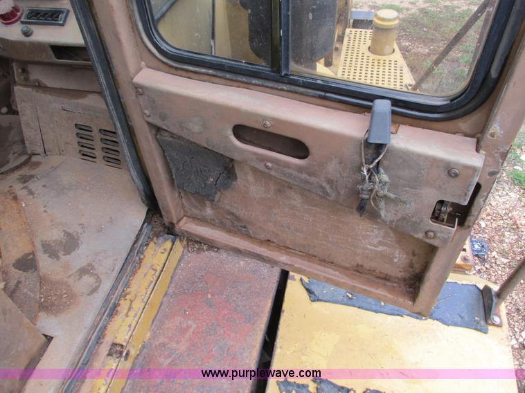 image for item G9396 Caterpillar D250D haul truck