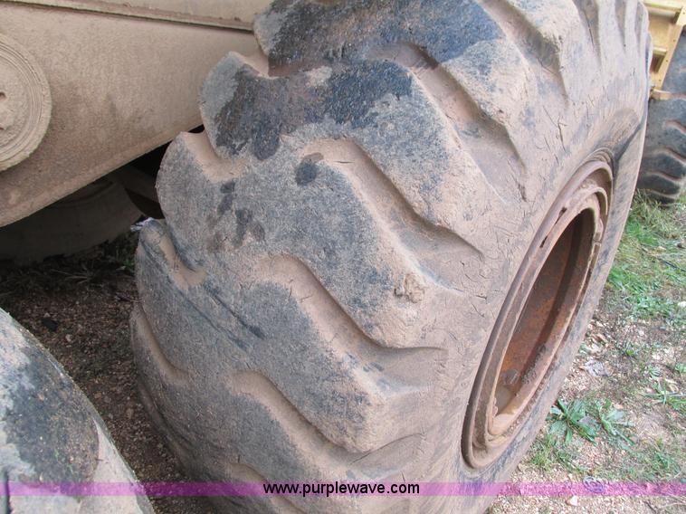 image for item G9396 Caterpillar D250D haul truck