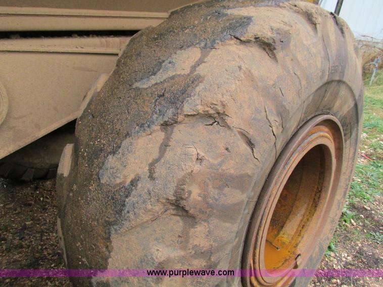 image for item G9396 Caterpillar D250D haul truck