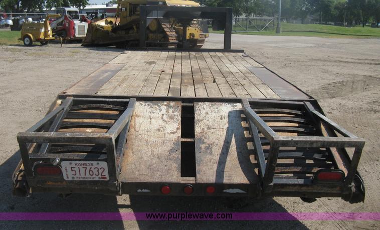 image for item H6415 1981 JFW triple axle gooseneck trailer