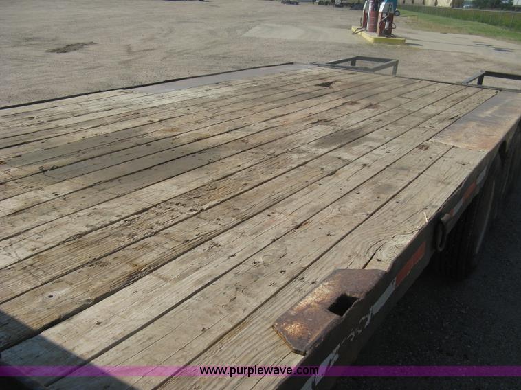 image for item H6415 1981 JFW triple axle gooseneck trailer