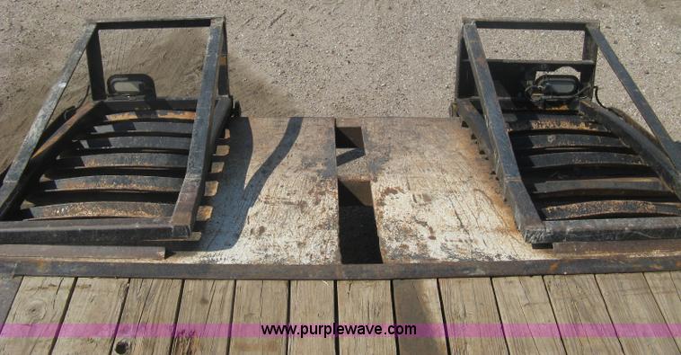 image for item H6415 1981 JFW triple axle gooseneck trailer