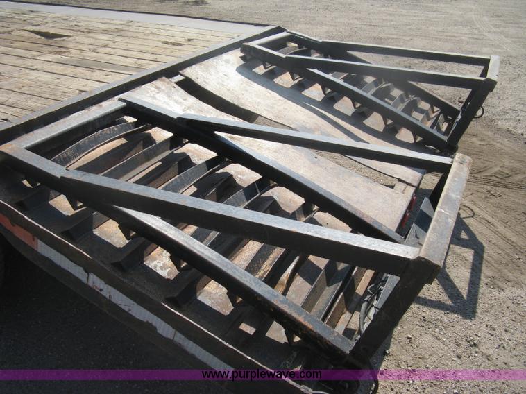 image for item H6415 1981 JFW triple axle gooseneck trailer