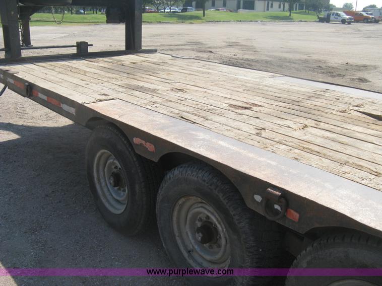 image for item H6415 1981 JFW triple axle gooseneck trailer