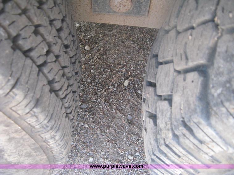 image for item H6415 1981 JFW triple axle gooseneck trailer