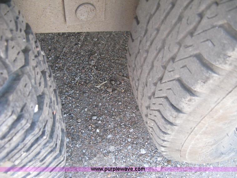 image for item H6415 1981 JFW triple axle gooseneck trailer