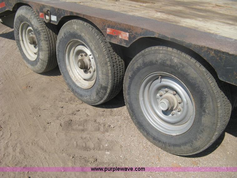 image for item H6415 1981 JFW triple axle gooseneck trailer