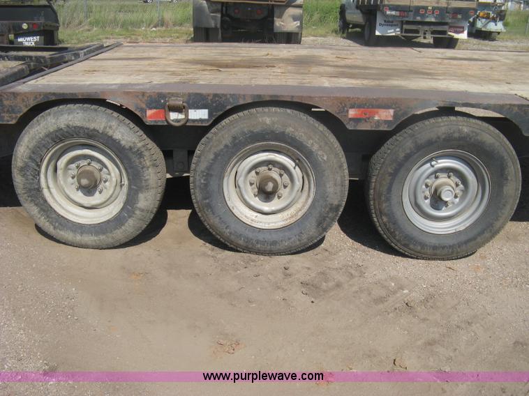 image for item H6415 1981 JFW triple axle gooseneck trailer