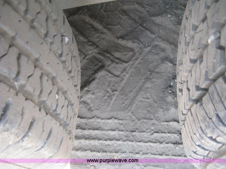 image for item H6415 1981 JFW triple axle gooseneck trailer