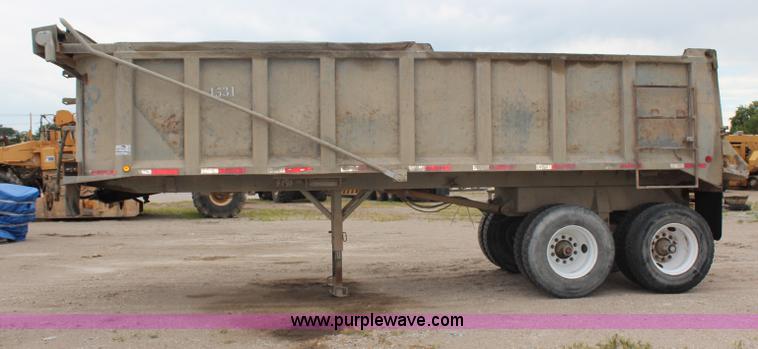 image for item H6737 1997 Hilbilt end dump trailer