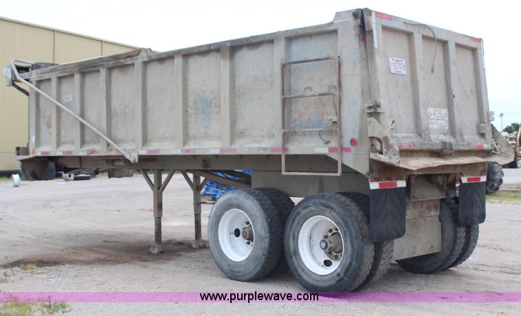 image for item H6737 1997 Hilbilt end dump trailer