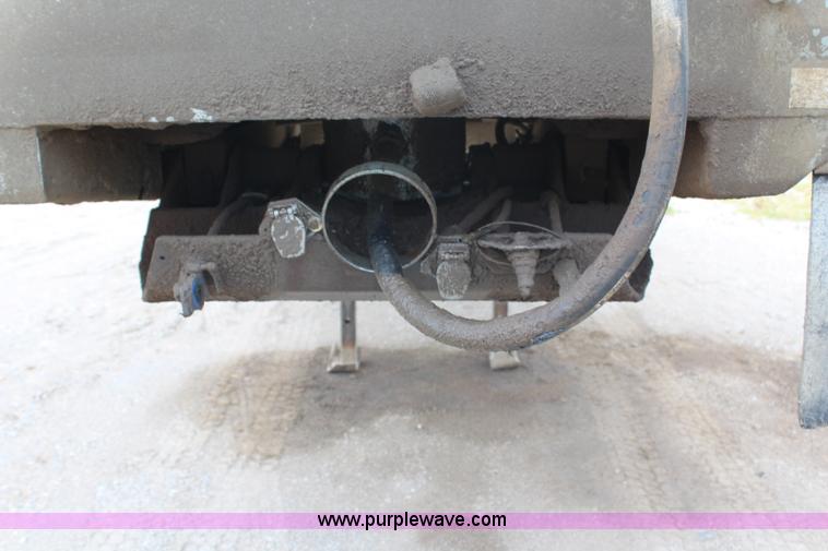 image for item H6737 1997 Hilbilt end dump trailer