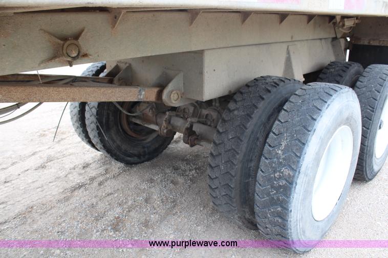 image for item H6737 1997 Hilbilt end dump trailer