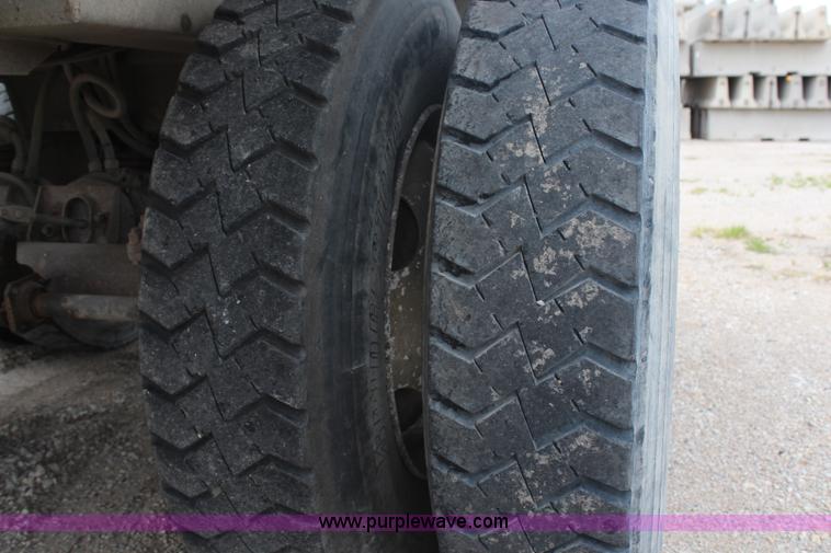 image for item H6737 1997 Hilbilt end dump trailer