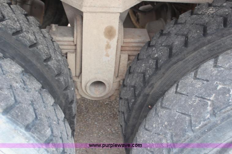 image for item H6737 1997 Hilbilt end dump trailer