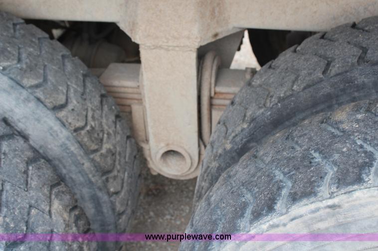 image for item H6737 1997 Hilbilt end dump trailer