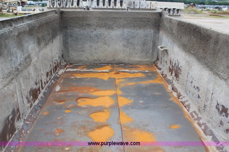 image for item H6737 1997 Hilbilt end dump trailer