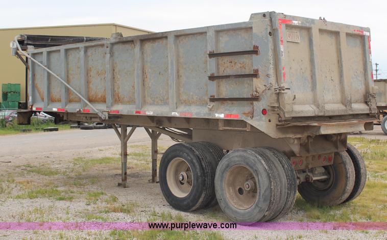 image for item H6738 1998 Hilbilt end dump trailer