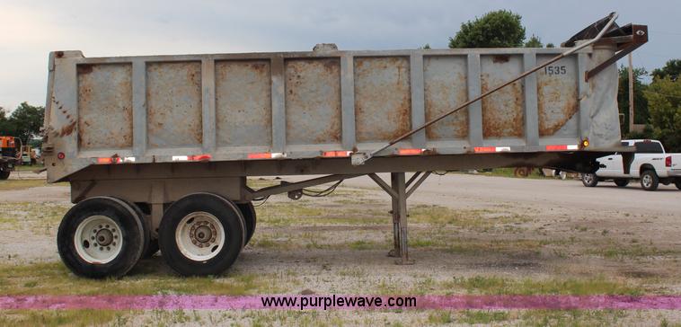 image for item H6738 1998 Hilbilt end dump trailer