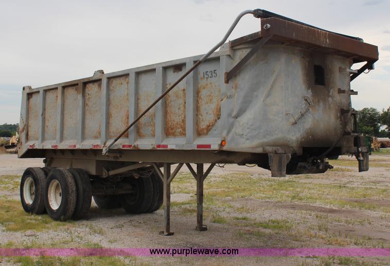 image for item H6738 1998 Hilbilt end dump trailer