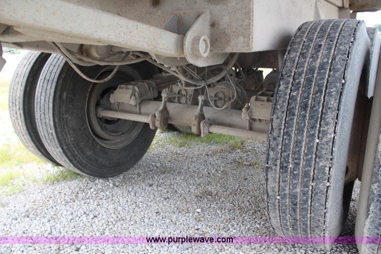 image for item H6738 1998 Hilbilt end dump trailer