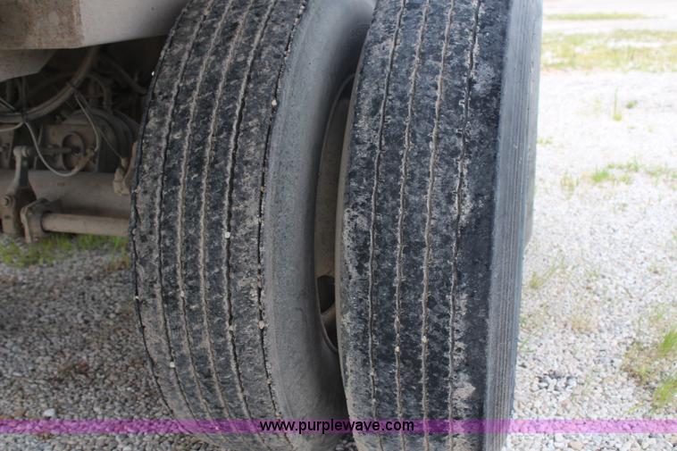 image for item H6738 1998 Hilbilt end dump trailer