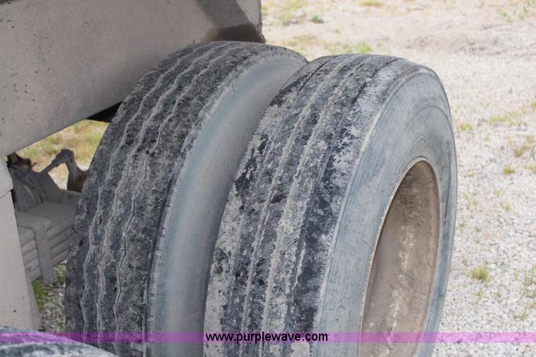 image for item H6738 1998 Hilbilt end dump trailer